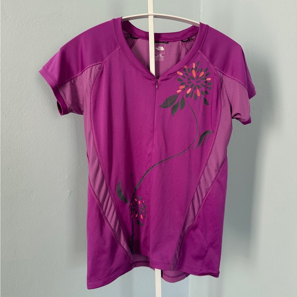 The North Face Purple Floral Short Sleeve Quarter Zip w/ Eyeglass Wipe Top Sz L